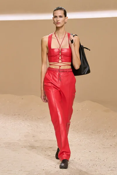 Look 19